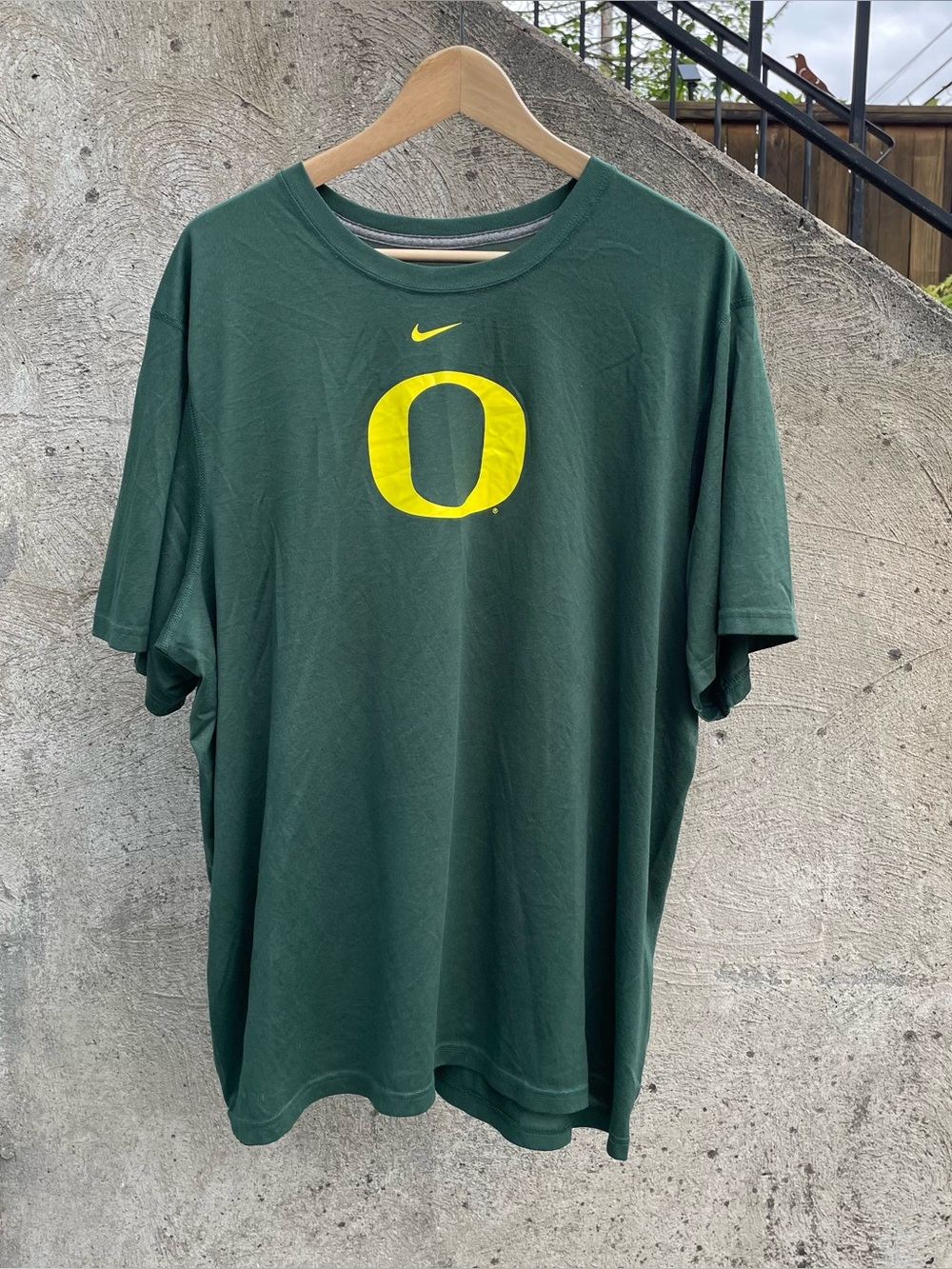 2000s University of Oregon Nike center swoosh t shirt size XL